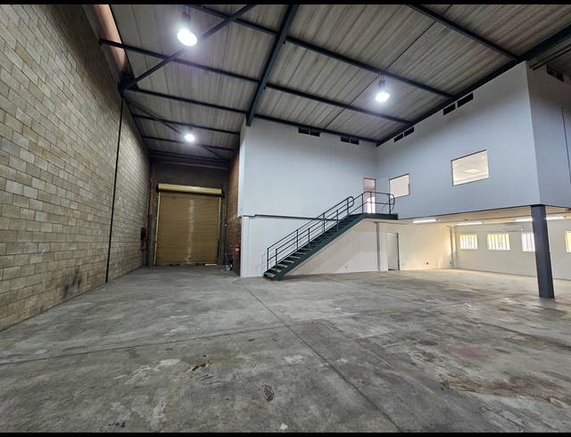 477M² WAREHOUSE TO LET IN LINBRO PARK